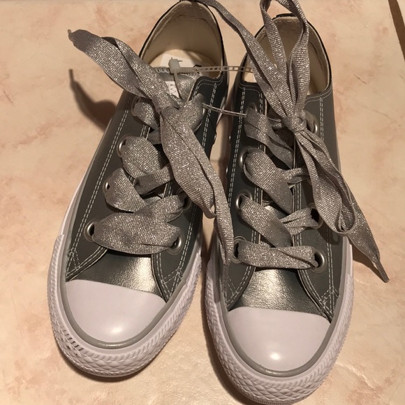 NWT CONVERSE shiny silver sneaker tennis shoes 6.5 - Picture 5 of 16